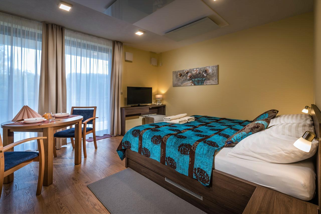 Apartmanovy Dom Krivan Bešeňová Exterior foto